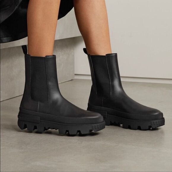 Moncler Coralyne Boots - Picture 1 of 13
